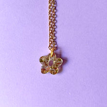 Load image into Gallery viewer, Petite flower sparkly acrylic necklace
